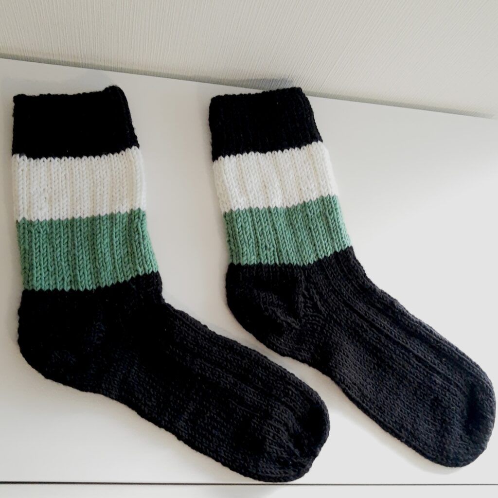 Socken schwarz weiß grün