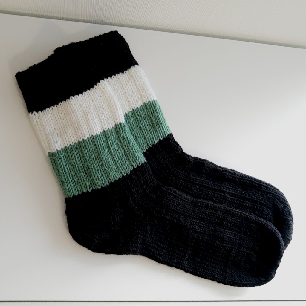 Socken schwarz weiß grün